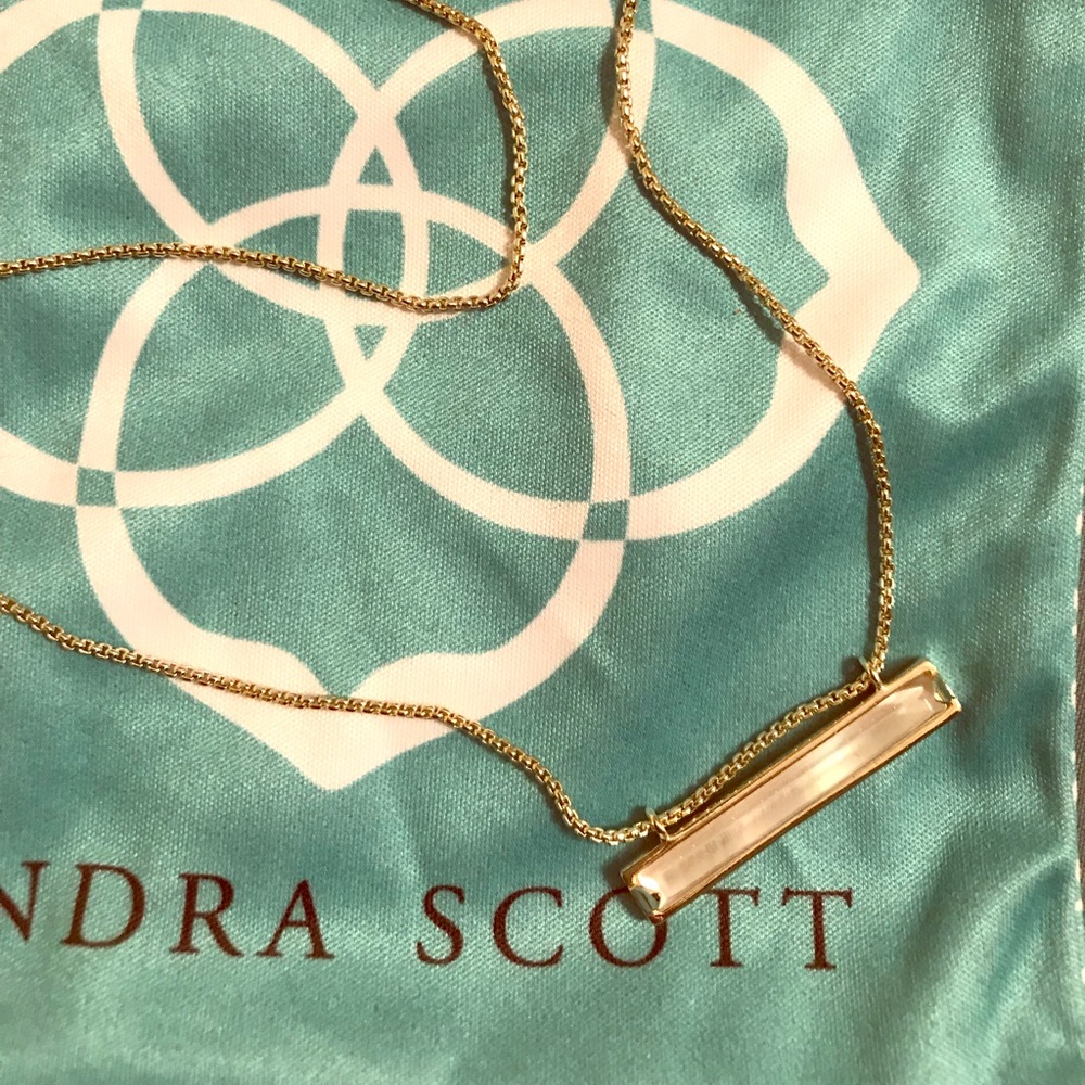 Kendra Scott Eleanor Necklace Ivory Mothr of Pearl